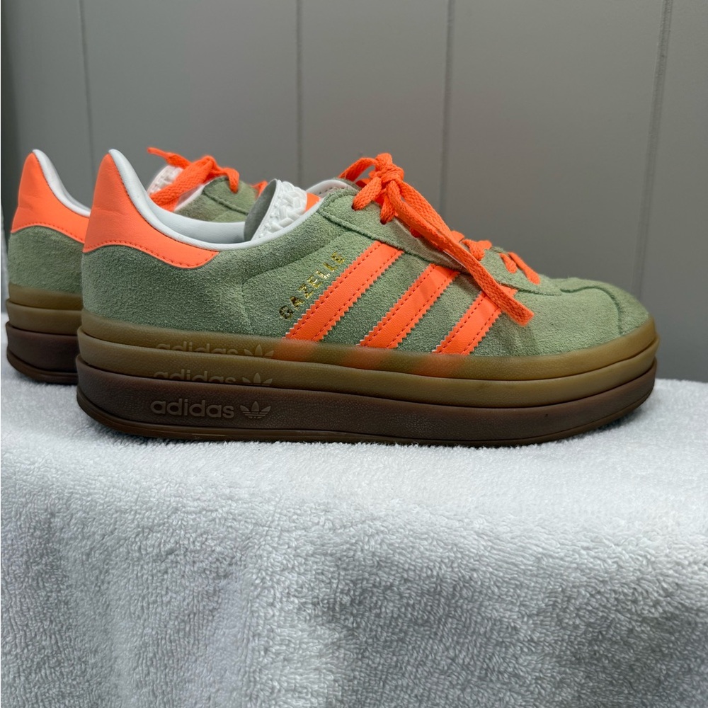Women’s shoes